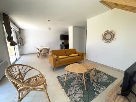 maison t4 meublée avec jardin  terrasse et parking à uzes