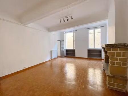 a la location grand t3 à deux pas de la place des prêcheurs