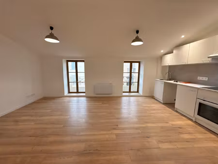 à louer superbe appartement t3 entièrement rénové