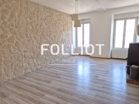 a louer - vire - quartier st anne - beau t3 rénové en duplex avec poele a granulés