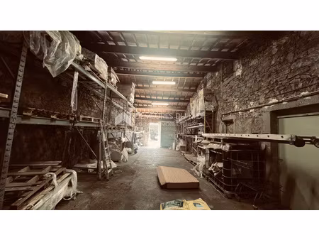 location hangar - 105 m2