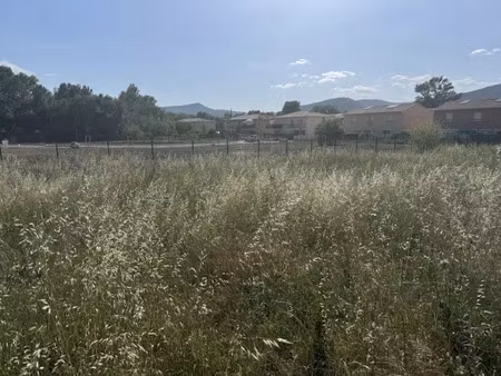 vente terrain 843 m² à les mees (04190)  98 200 €