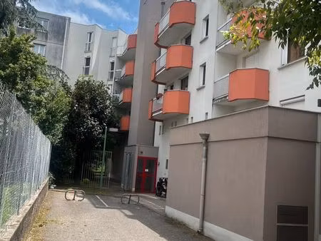 t2 loué à vendre sur grenoble - idéal investisseur
