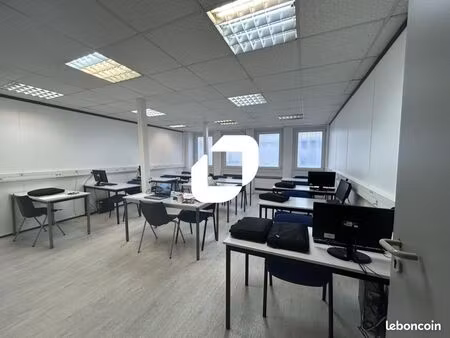 bureau 1 039 m²