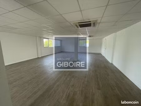 bureaux 137 m²