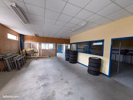 local commercial 221 m² les ponts de ce