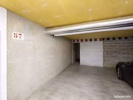 parking/box martigues