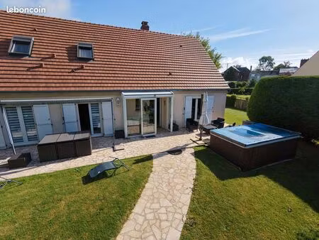 pavillon 3 chambres sur sous sol