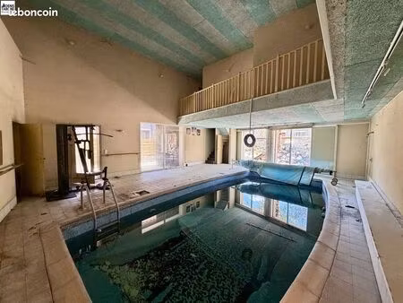maison 8 pièces 215 m²
