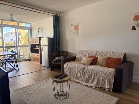 à louer appart t2 de 52 m2 à saint-gilles-les-bains