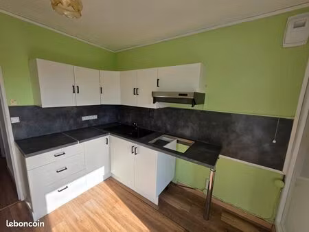 appartement 73 m² rénové – 4 pièces – balcon  cave et parking – 130 000
