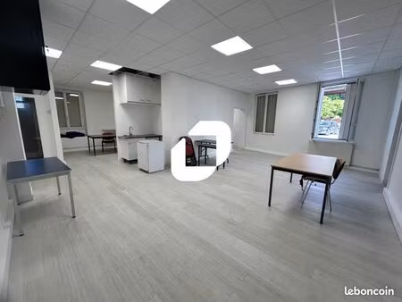 bureau 375 m²