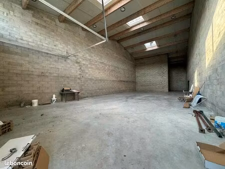 local d'activite 236 m² persan