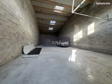 local d'activite 260 m² persan