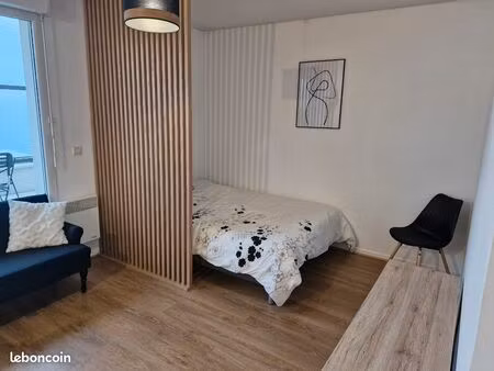 studio de 29m2 situé à cergy le haut à 2min à pied de la gare et pres cinéma