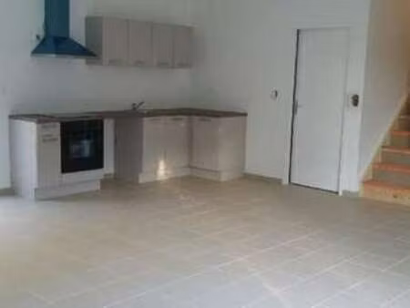 location maison à tabanac (33550) : à louer / 100m² tabanac