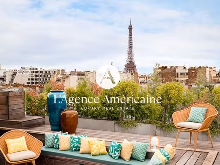 exceptionnel logement au dernier étage avec 250 m² de terrasses sur le toit et vue sur la.
