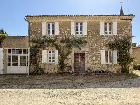 bazian maison de charme avec jardin et deux terrasses