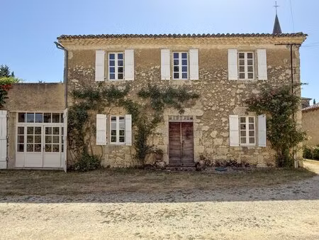 bazian maison de charme avec jardin et deux terrasses