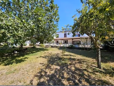 maison de 273 m² avec piece independante garage et terrain sans