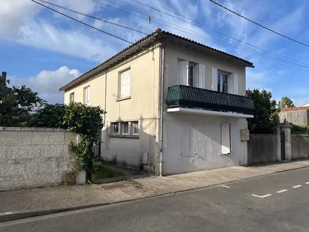 vente immeuble 140 m² à saintes (17100)  300 000 €