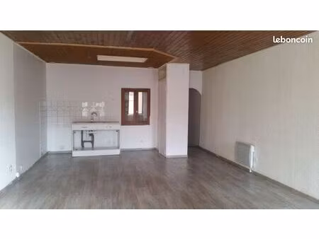 maison de village 64 m² + sous-sol complet – terrasse – travaux récents – beaurepaire