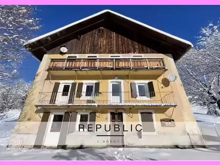 vente immeuble 15 pièces 222 m² à flumet (73590)  630 000 €