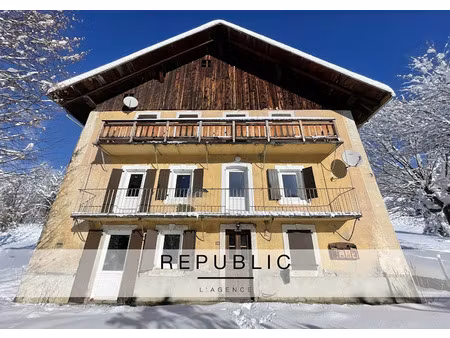 vente immeuble 15 pièces 222 m² à flumet (73590)  630 000 €