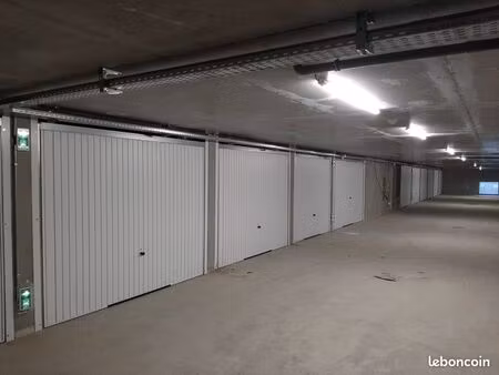 recherche garage / place de stationnement