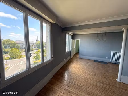appartement 83m2 - entre gare nord (jardin des plantes) et le château - terrasse