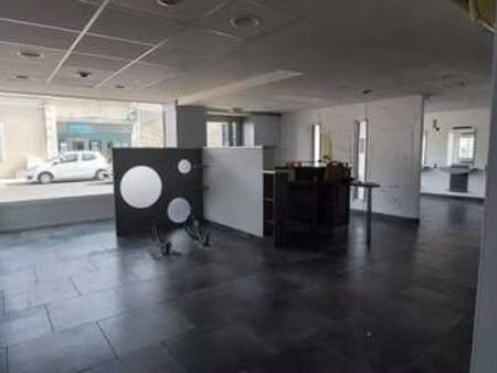 vente bureaux et commerces à saint-barthélemy-d'anjou (49124) : à vendre / 110m² saint-bar