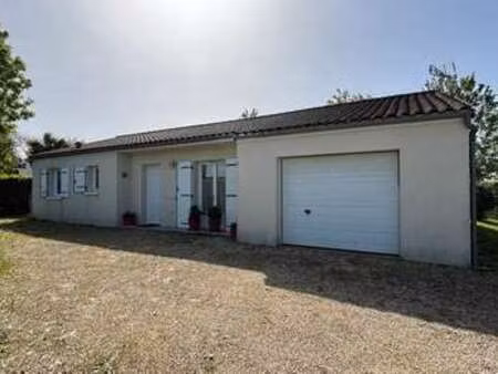 location maison à coulonges-sur-l'autize (79160) : à louer / 90m² coulonges-sur-l'autize