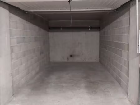 garage 1 place