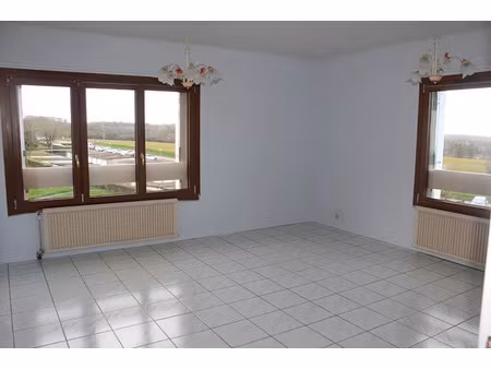 location appartement 3 pièces 64 m² à auxerre (89000)  528 €