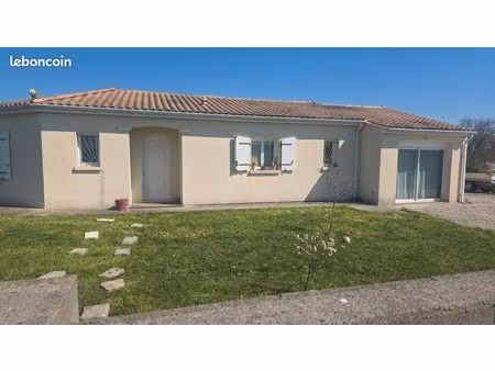 maison récente de plain pied