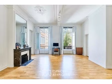 appartement rénové en loft de photographe - quartier saint-georges