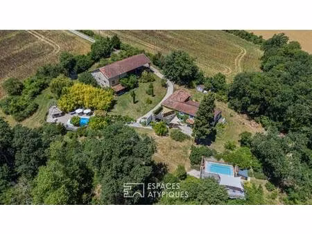 maison gersoise de caractère avec gîtes et piscines