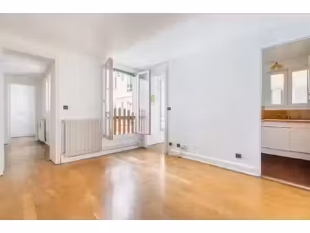 appartement à vendre paris 18eme arrondissement 3 pièce(s) 43m2 360 000€