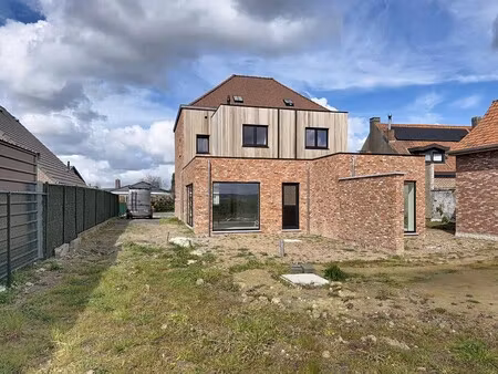 halfopen huis met 3 slaapkamers te koop in tiegem (anzegem)