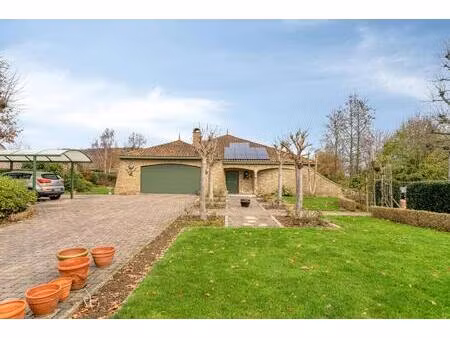 alleenstaande villa met 3 slaapkamers in ronse te koop