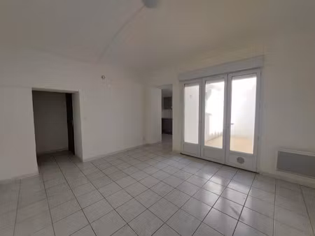 location appartement 2 pièces 50 m² à lunel (34400)  698 €