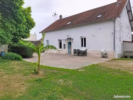 maison 7 pièces 232 m²