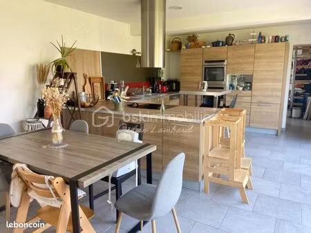 maison 5 pièces 204 m²
