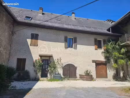maison 10 pièces 272 m²