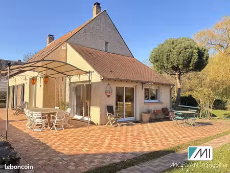 propriété 8 pièces 217 m²