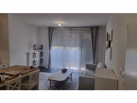 location meublée appartement 2 pièces 39 m² à cergy (95000)  1 025 €