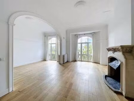 toison d'or : appartement 3 chambres + terrasse