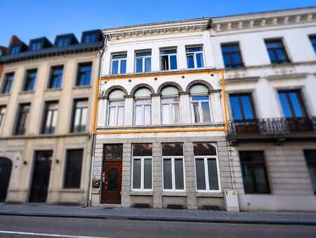 lumineux appartement 2 chambres en centre-ville