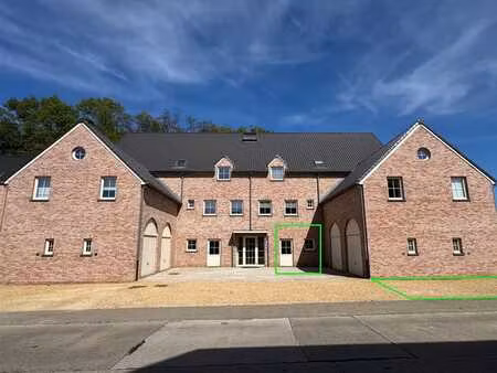 new offices in a quiet location  2 minutes from lln