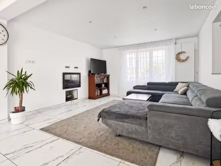 maison 6 pièces 150 m²